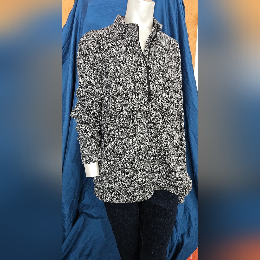 Black and White Patterned Pullover